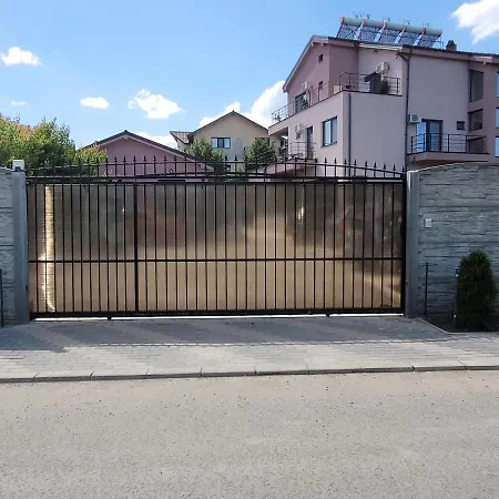 Kys House ゲストハウス テキルギオル